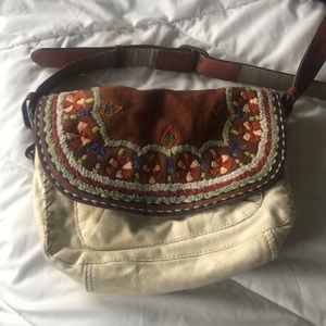 Lucky Brand cross body bag, great condition.